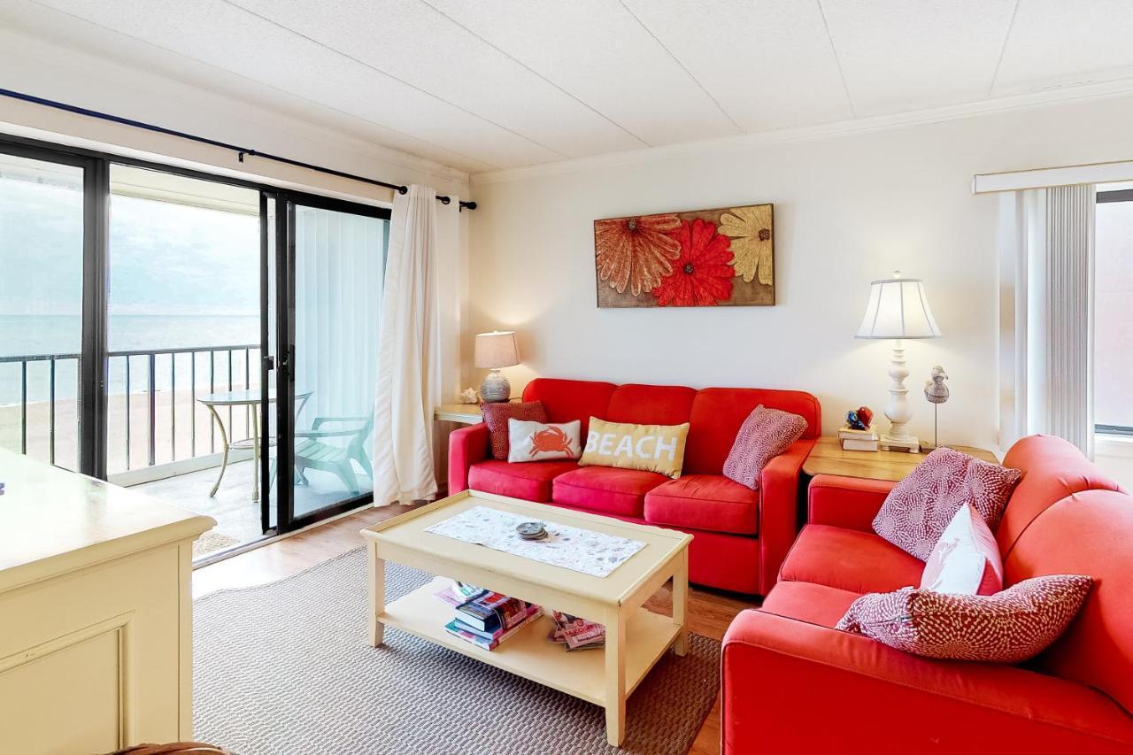 Waikiki Condos Ocean City Room photo