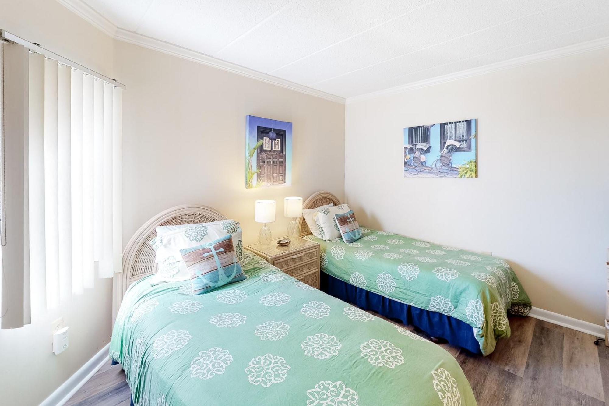 Waikiki Condos Ocean City Room photo