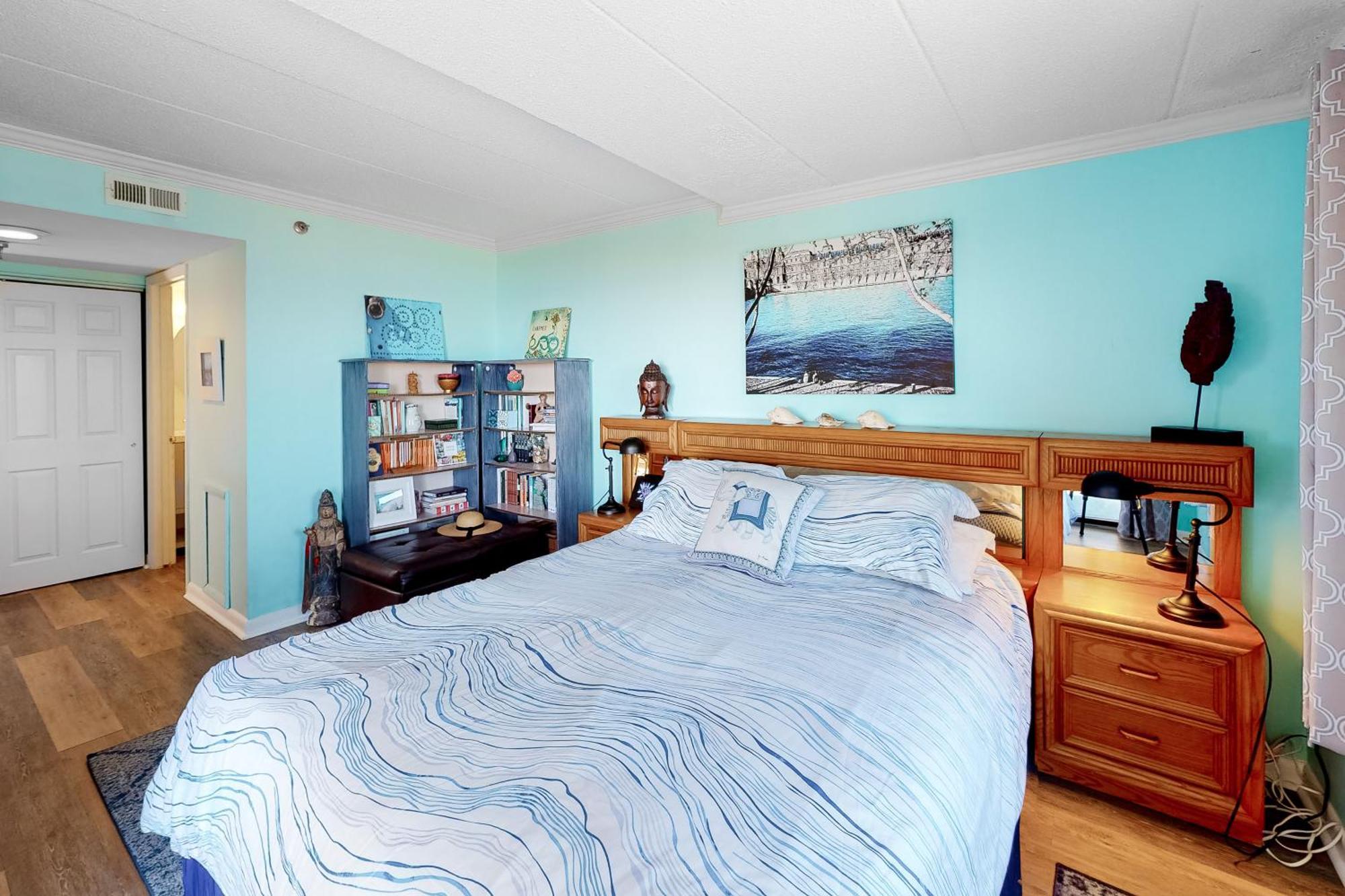 Waikiki Condos Ocean City Room photo