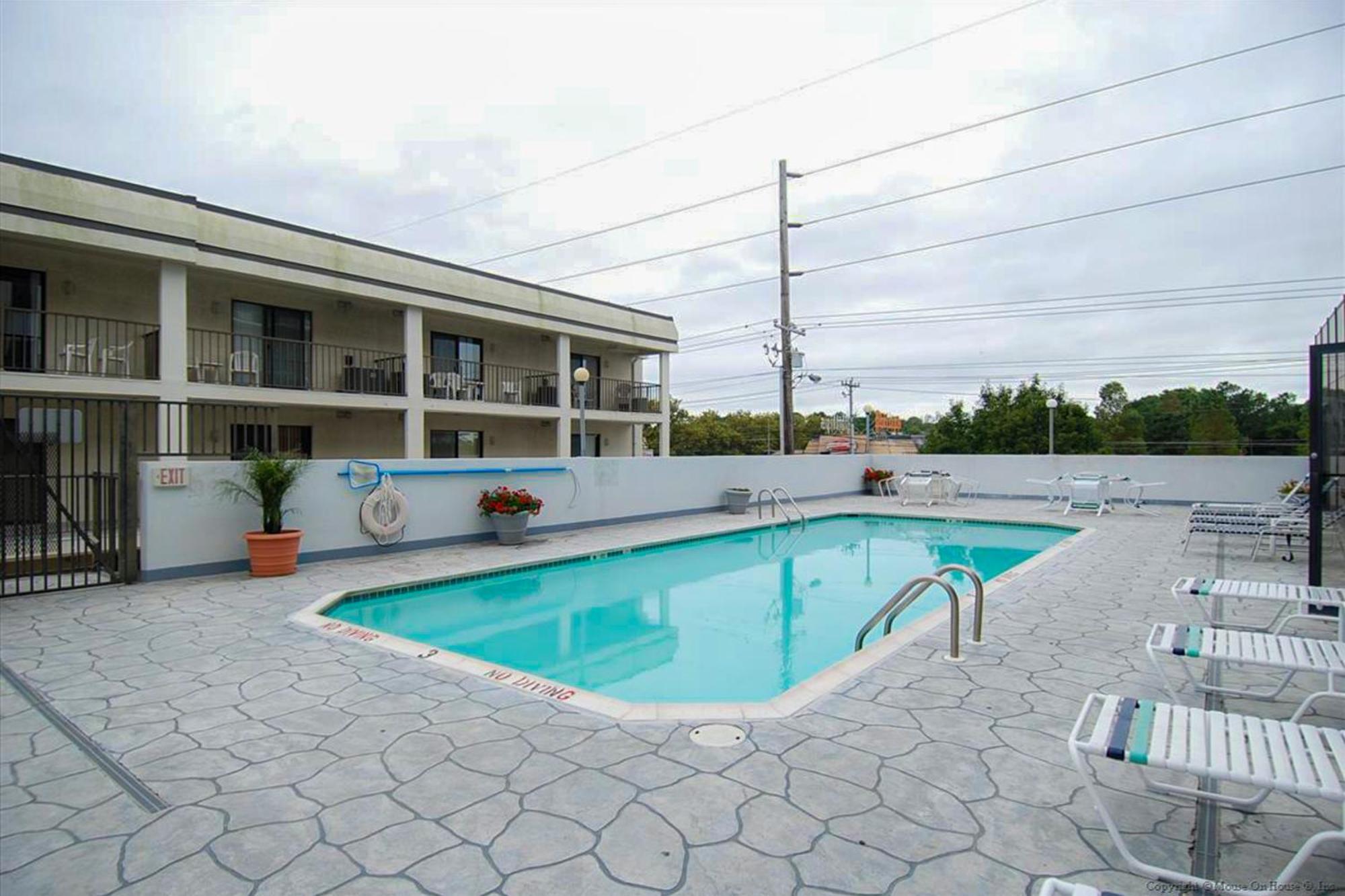 Waikiki Condos Ocean City Room photo