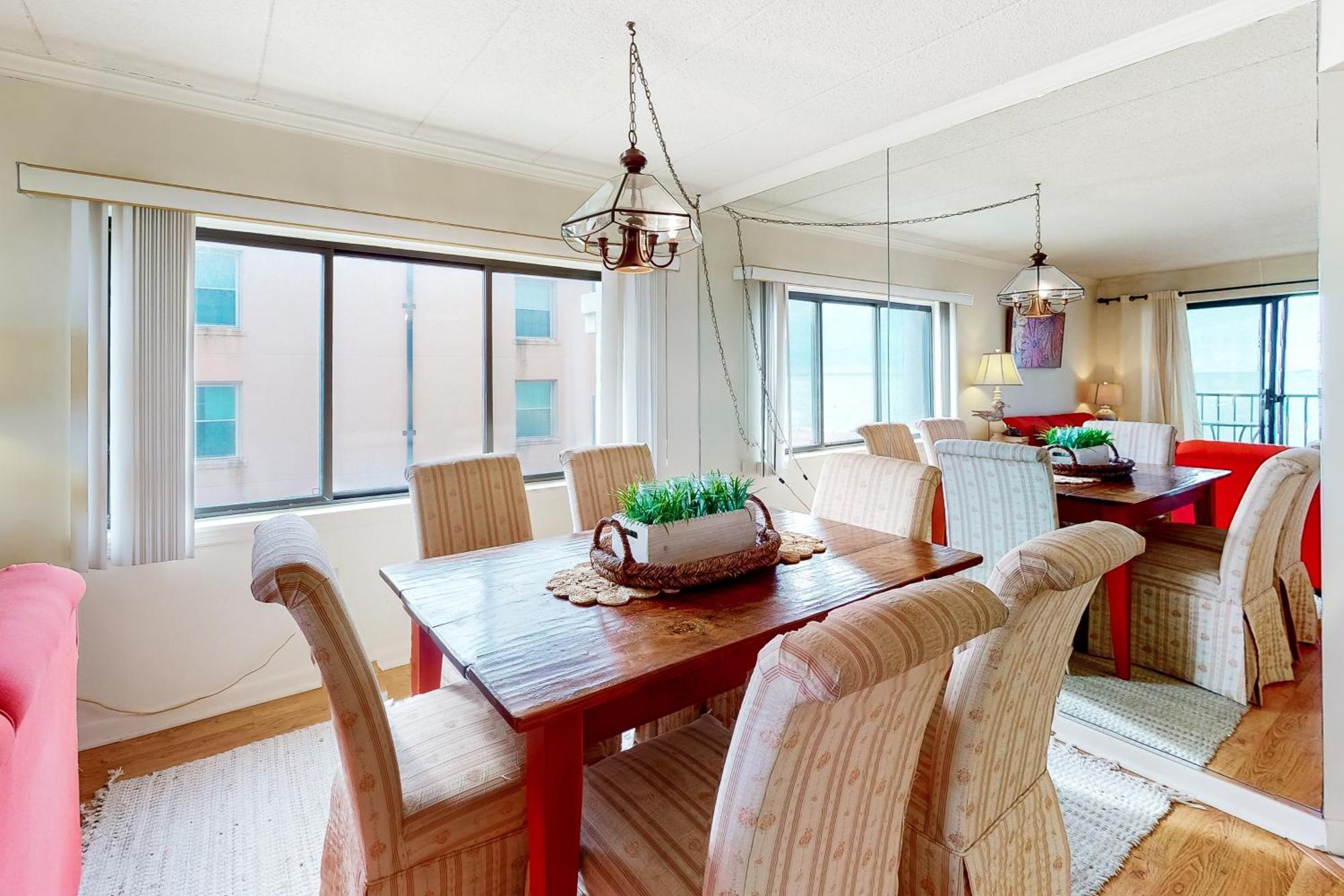 Waikiki Condos Ocean City Room photo