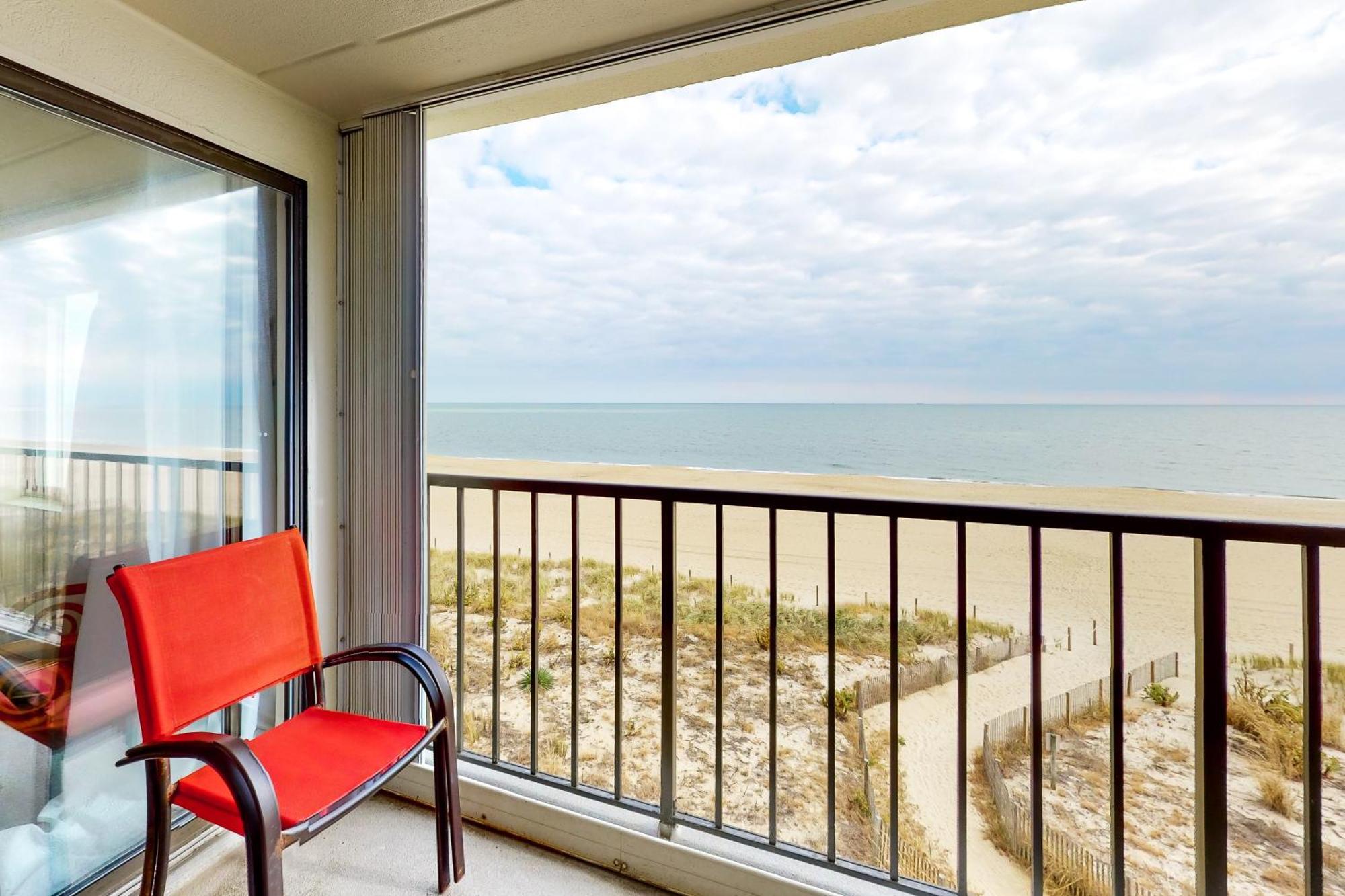 Waikiki Condos Ocean City Room photo